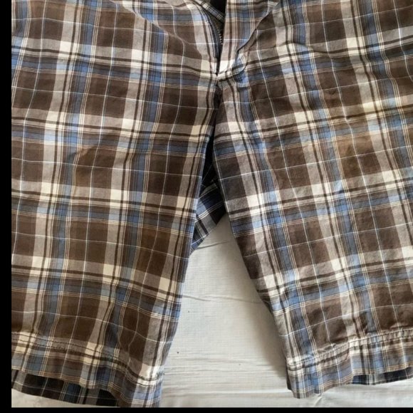 Banana Republic Khaki shorts - Picture 3 of 3